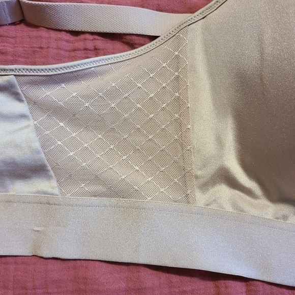 BALI One Smooth U Bounce Control Wire-Free T-Shirt Bra - Picture 5 of 8